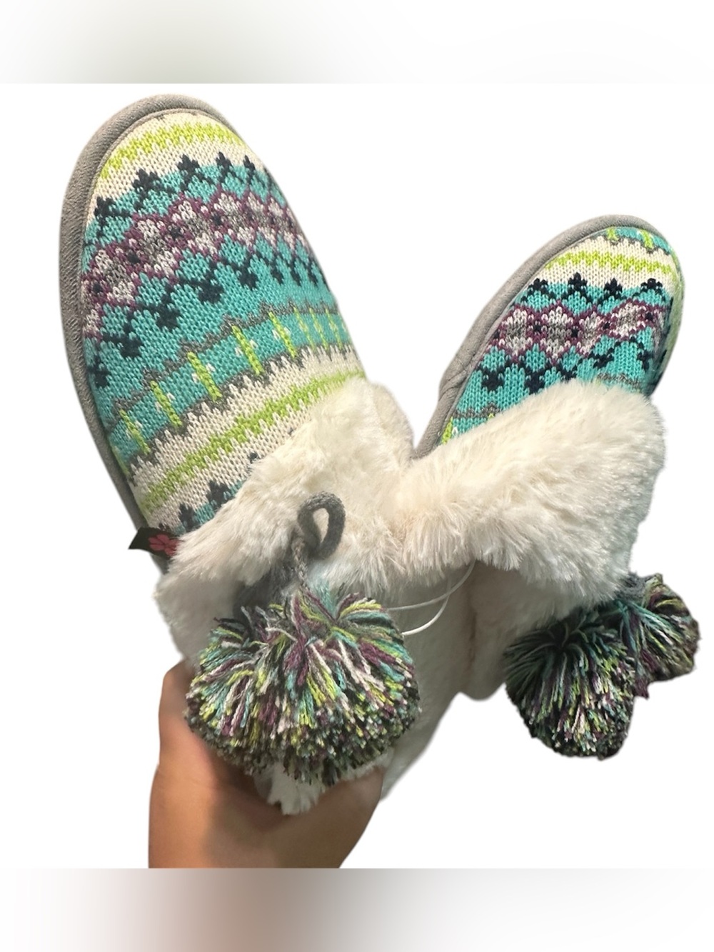 NWT Aztec Print Tassel Foot Petal Slippers